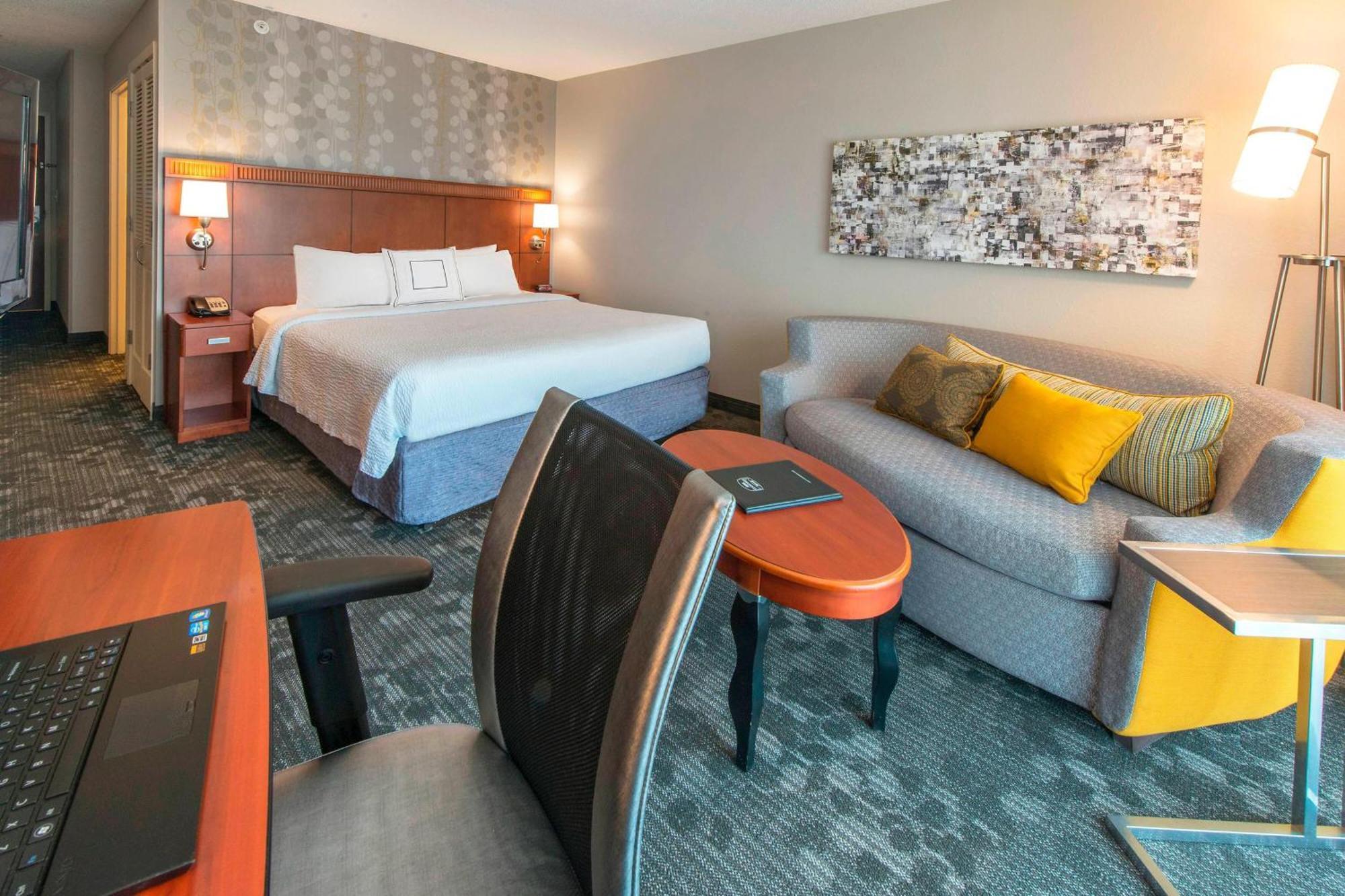 Courtyard By Marriott Montgomery Праттвілл Екстер'єр фото