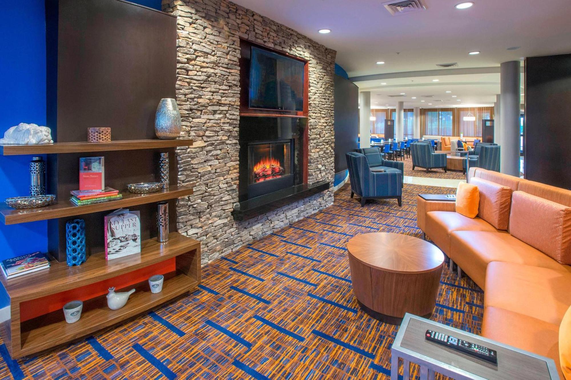Courtyard By Marriott Montgomery Праттвілл Екстер'єр фото