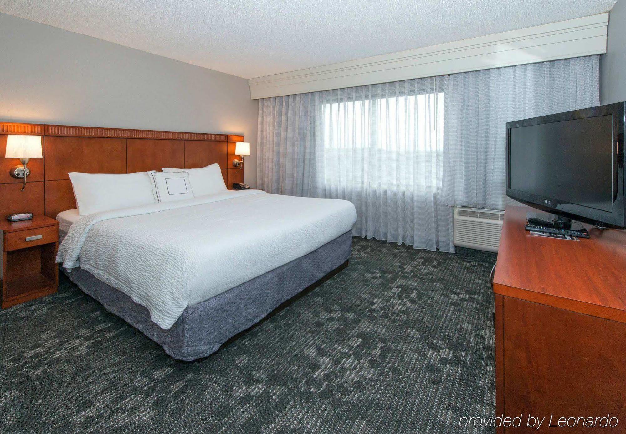Courtyard By Marriott Montgomery Праттвілл Екстер'єр фото